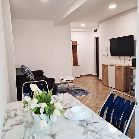 Esther Premium Apartment Near Iulius Mall, Free Private Parking, Self Check-In, Balcony, *