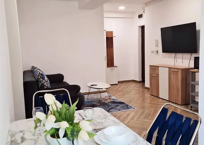 Esther Premium Self Check-in, Balcony, Free Private Parking *