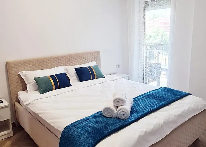 Esther Premium Self Check-in, Balcony, Free Private Parking