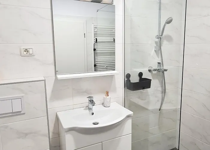 Esther Premium Self Check-in, Balcony, Free Private Parking Lägenhet *